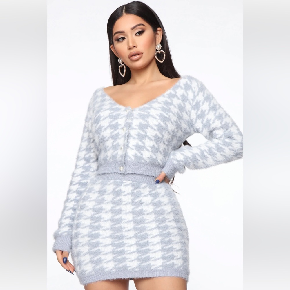 Fashion Nova fuzzy houndstooth sweater skirt set size XS new without tags ✨